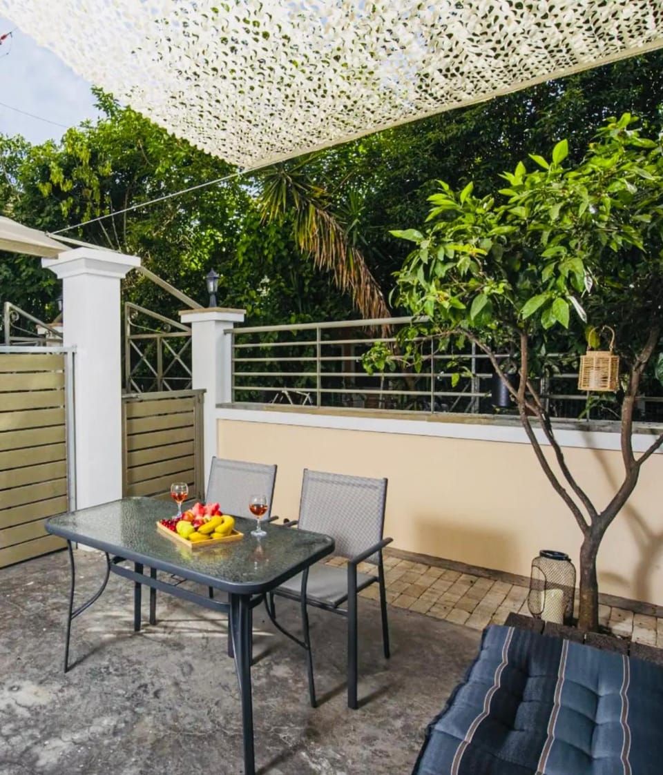 Tsoutsis Suites Apartment in Vasiliki