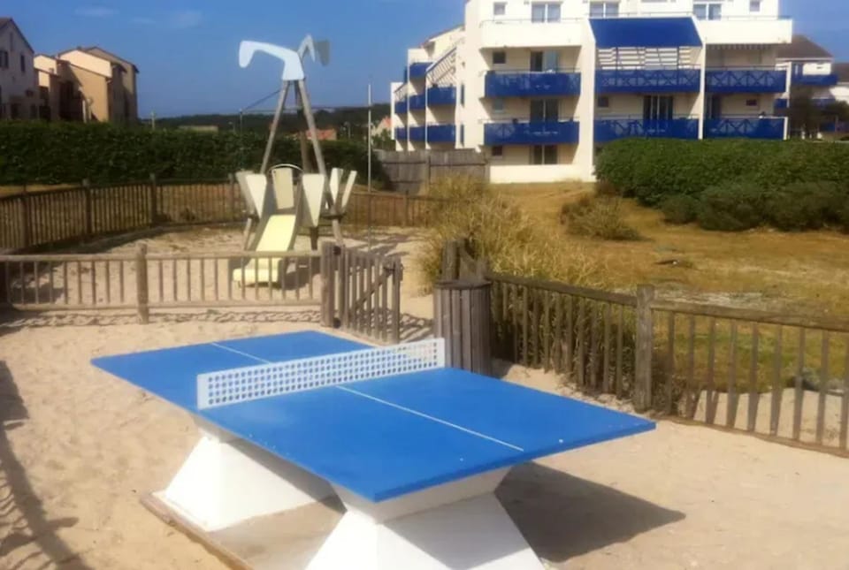 Table tennis