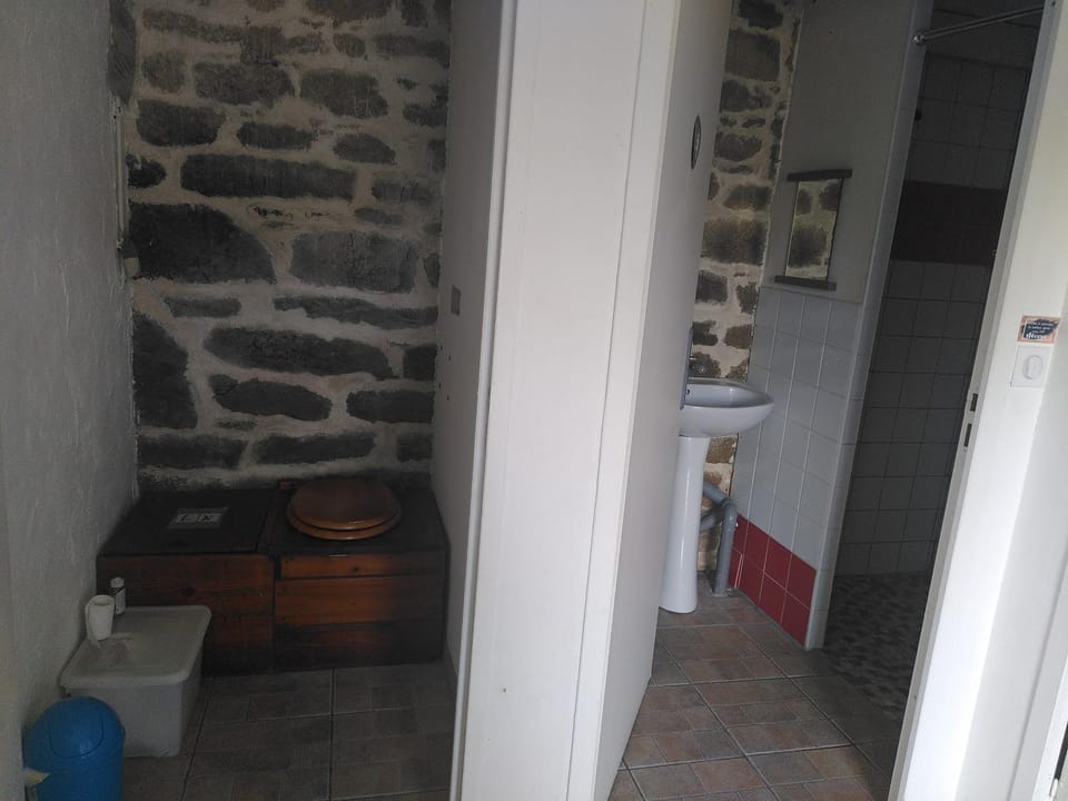 Shower, Toilet, Bathroom, Public Bath