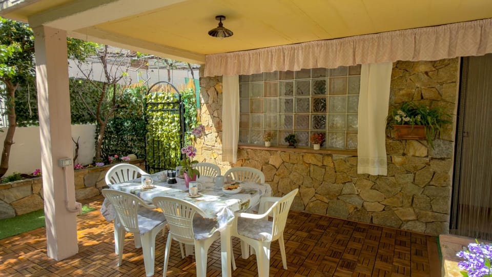 Garden, Dining area