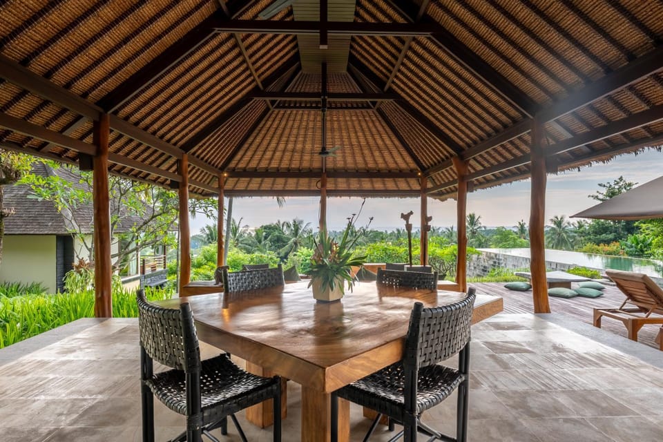 Restaurant/places to eat, Day, Garden, Dining area, Garden view, Breakfast