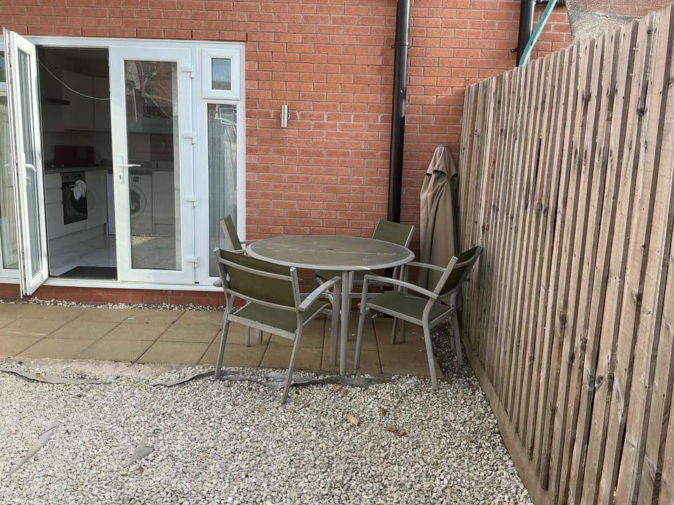 The Rehoboth Place - Entire House Apartment in Walsall