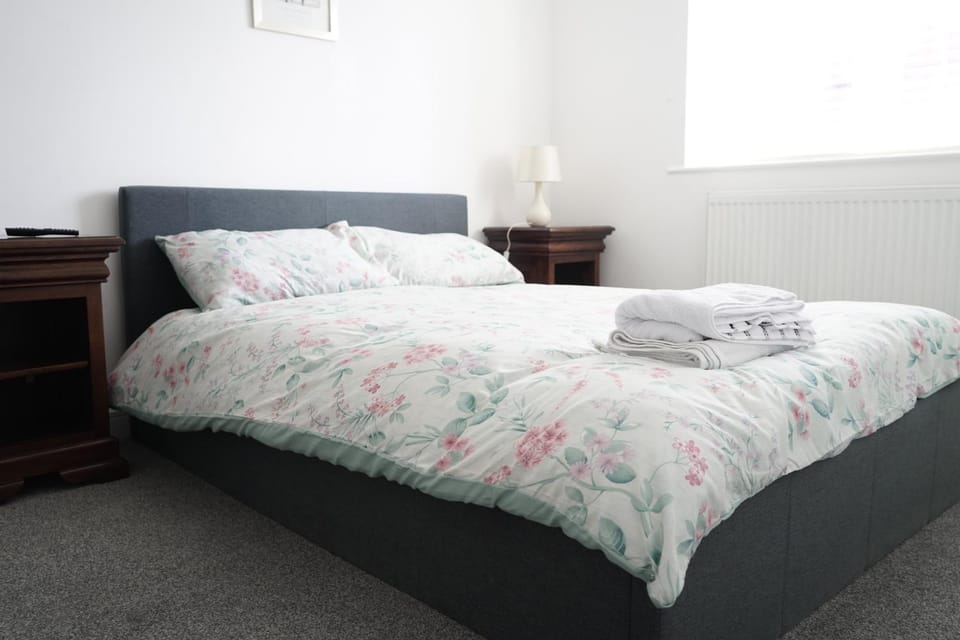 The Rehoboth Place - Entire House Apartment in Walsall