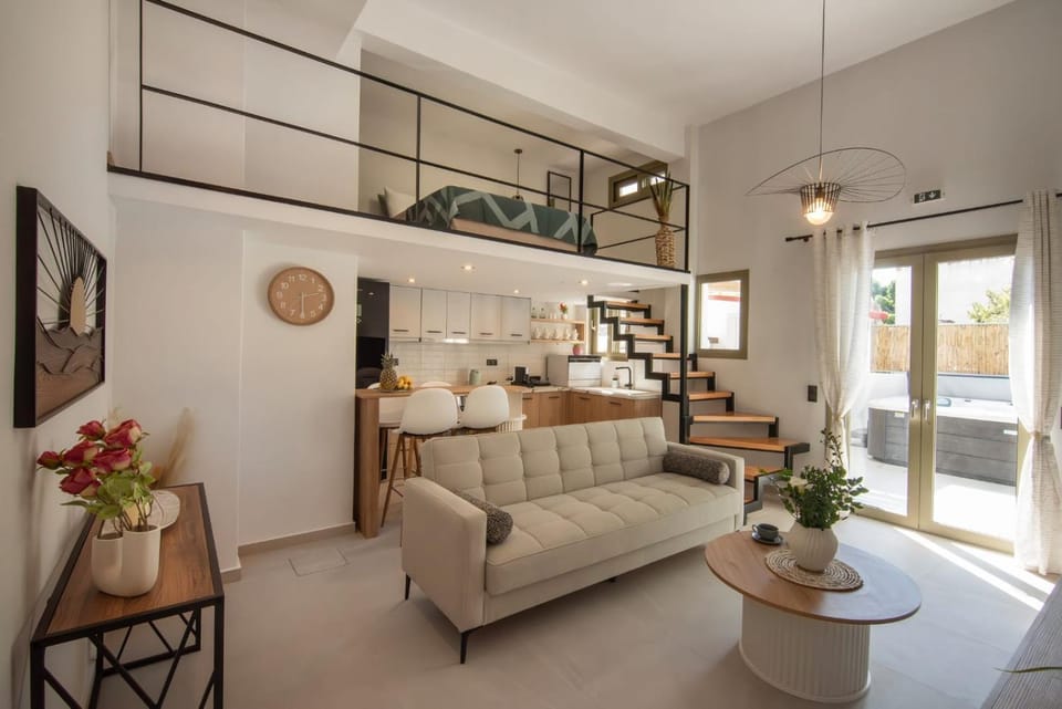 TV and multimedia, Kitchen or kitchenette, Living room, Seating area, Dining area