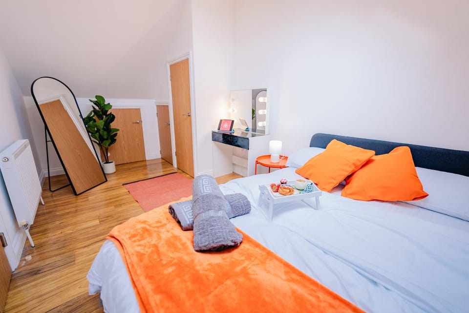 Bed, Bedroom