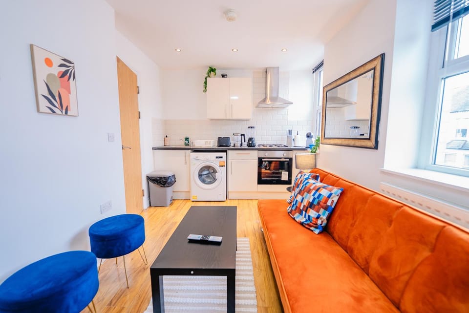 Kitchen or kitchenette, Seating area, kitchen, kitchen