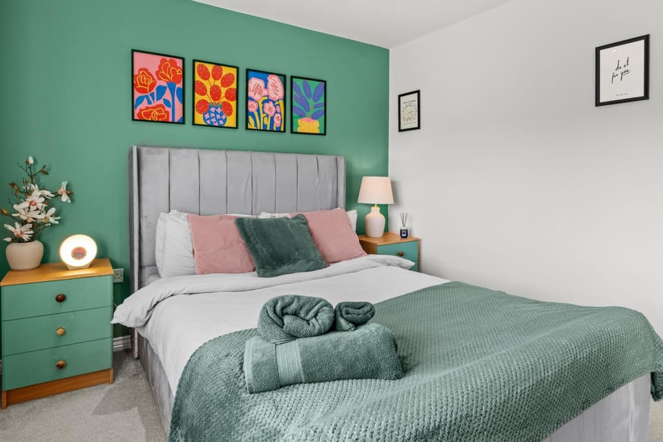 Bed, Bedroom