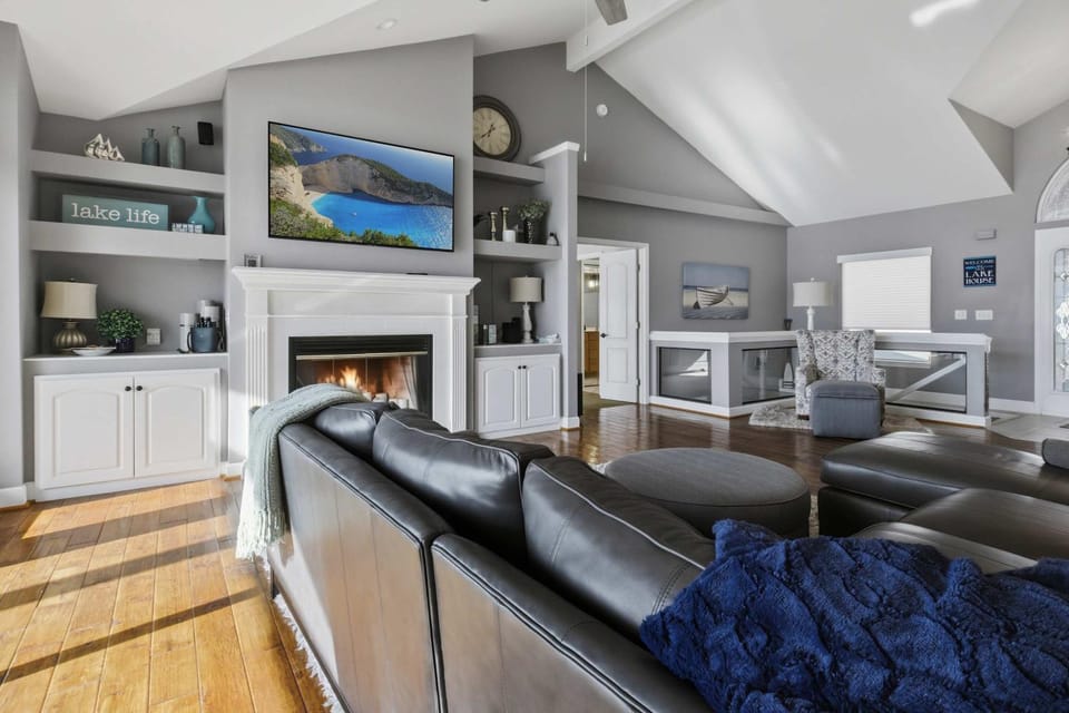 TV and multimedia, Living room, Seating area