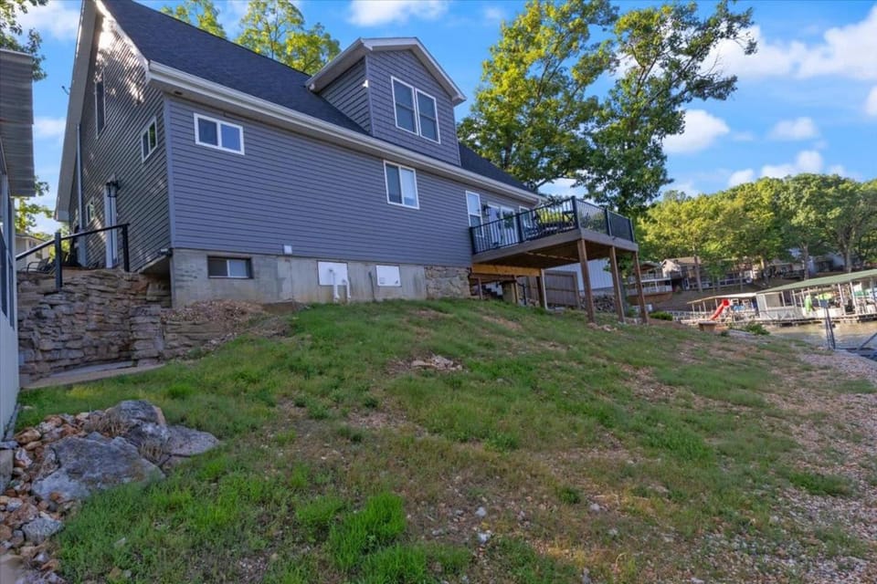 Property building, Day