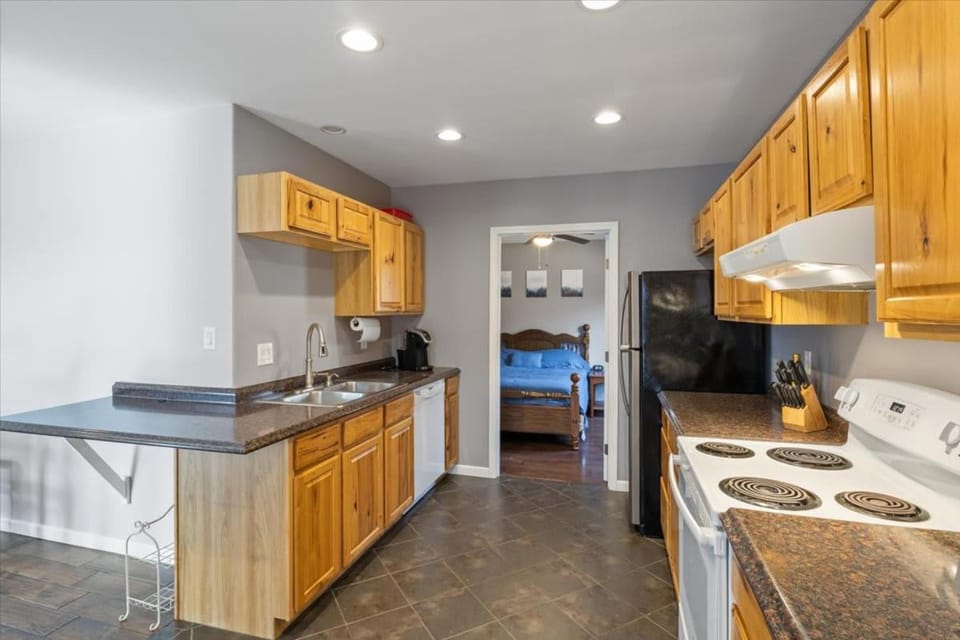 Kitchen or kitchenette, oven, stove, kitchen
