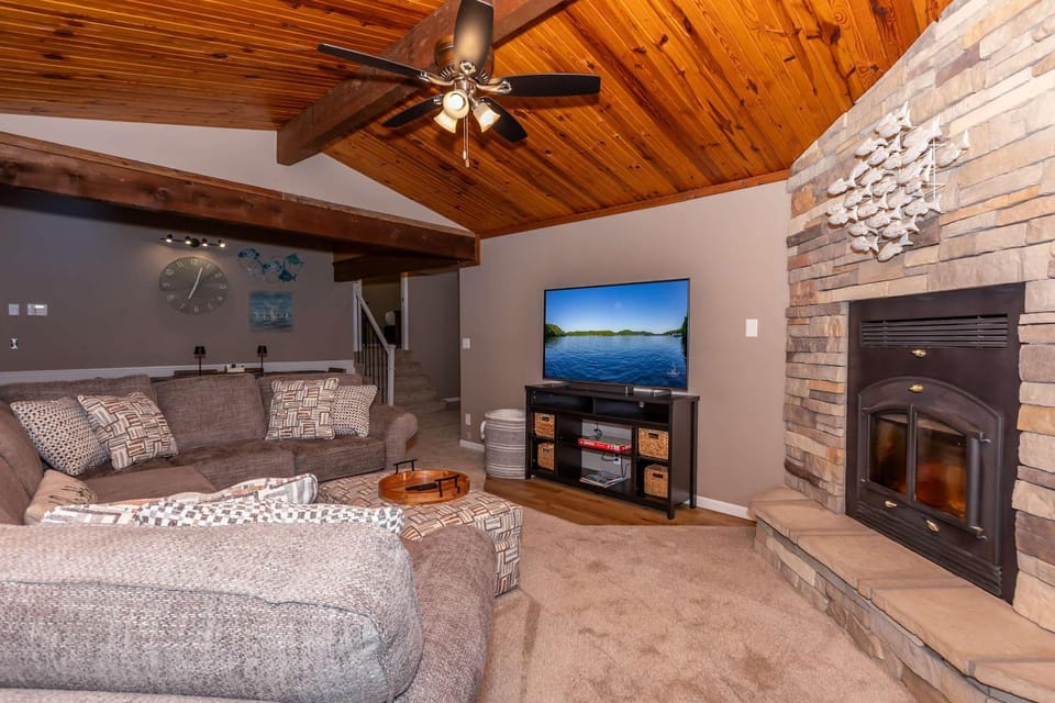 TV and multimedia, Living room, Seating area