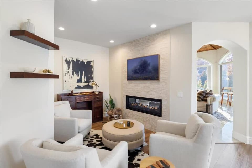 TV and multimedia, Living room, Seating area