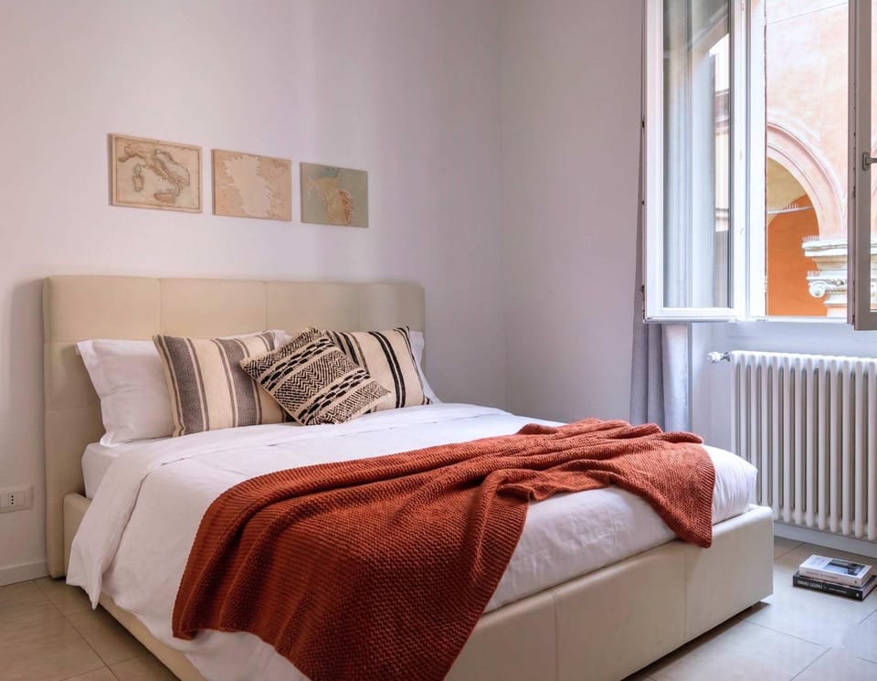 Homeby - Casa Accademia Apartment in Bologna