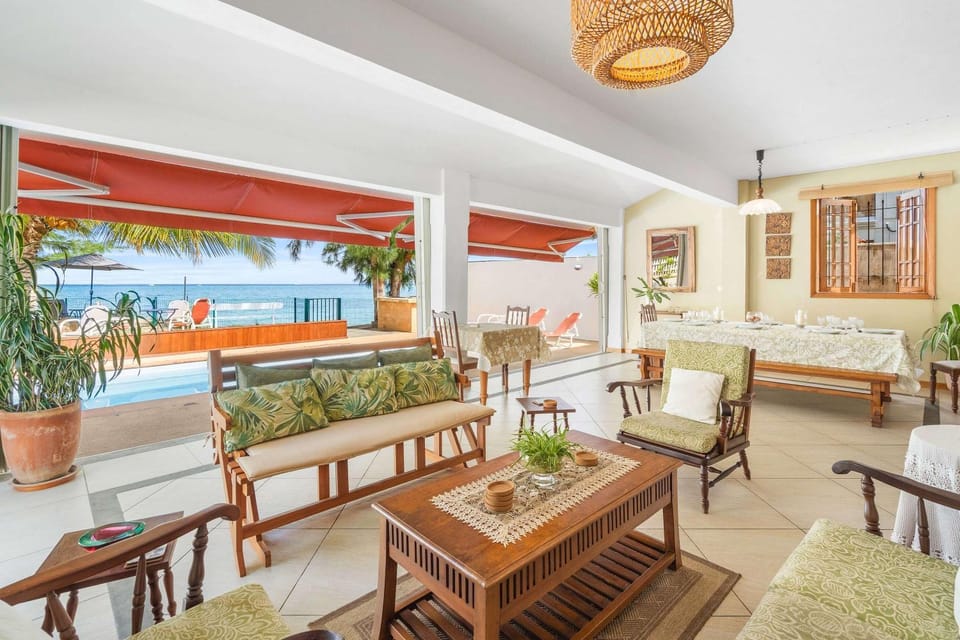 Gaya House - Waterfront in Tamarin Villa in Rivière Noire District, Mauritius