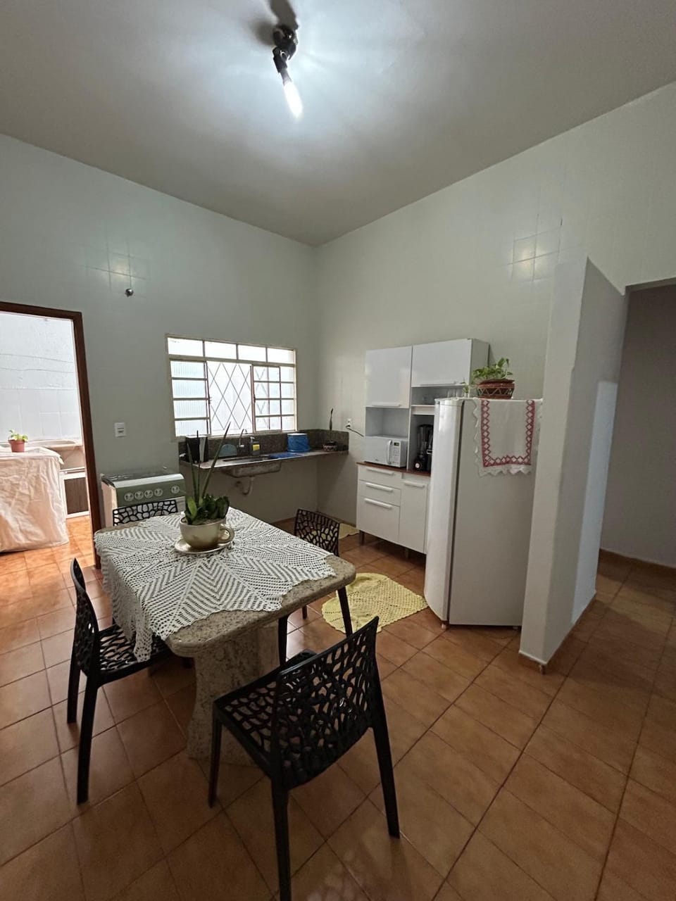 Dining area, oven, stove