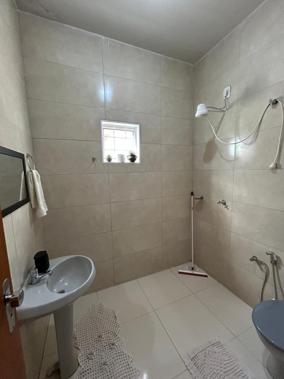Shower, Bathroom, towels