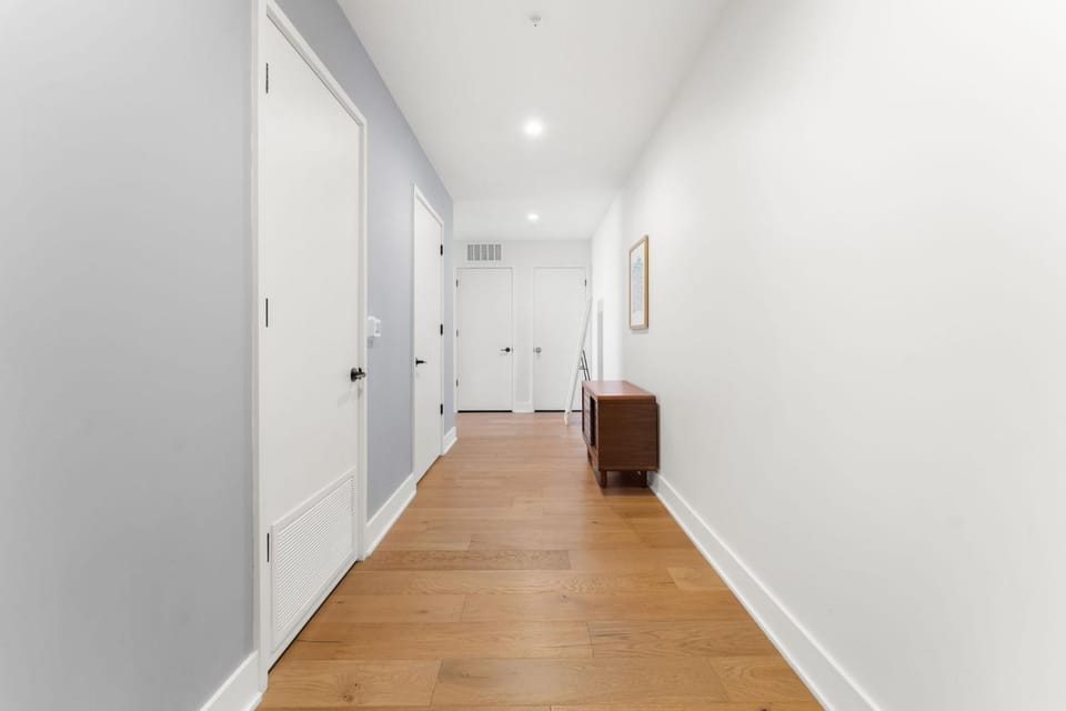 Luxury Downtown Austin Condo Near Rainey St by Barcle House in Austin