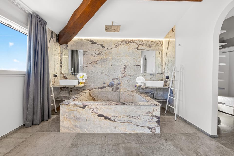 Bathroom, Photo of the whole room, Bedroom, Bath, wardrobe