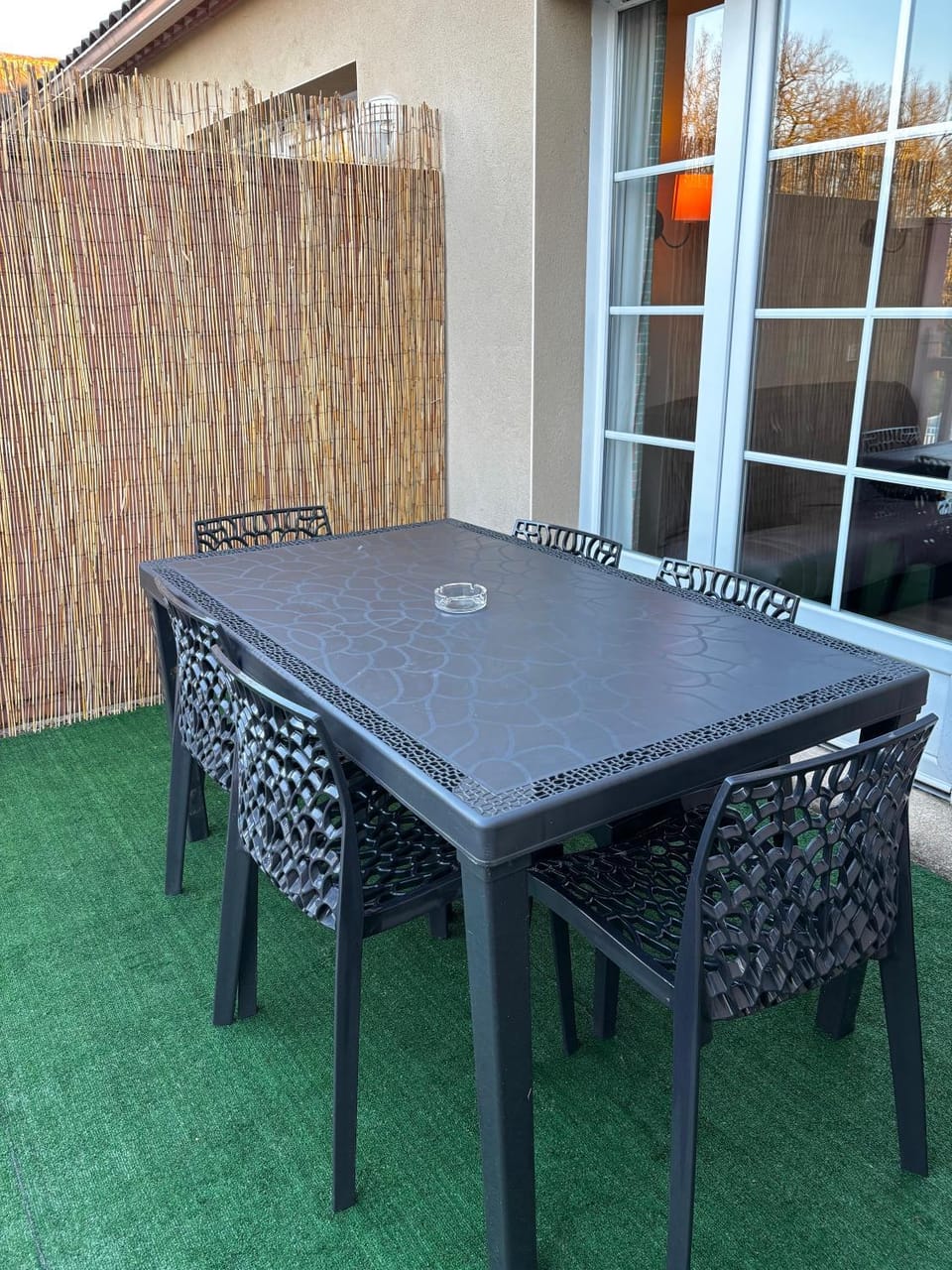 Appartement Vue Lac & Piscine, Terrasse Privée, Résidence Mondésir Apartment in Nouvelle-Aquitaine