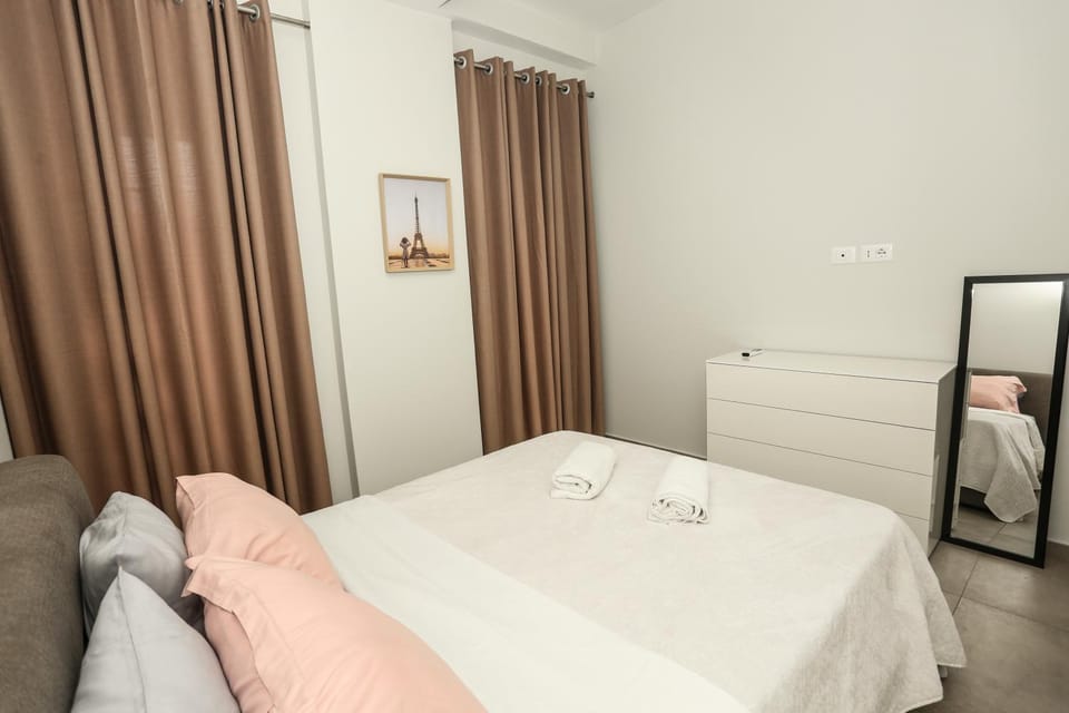 Photo of the whole room, wardrobe