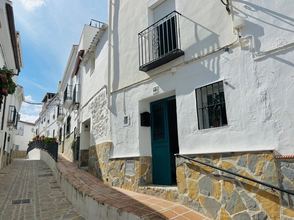 La casa del pinsapo House in Sierra de las Nieves