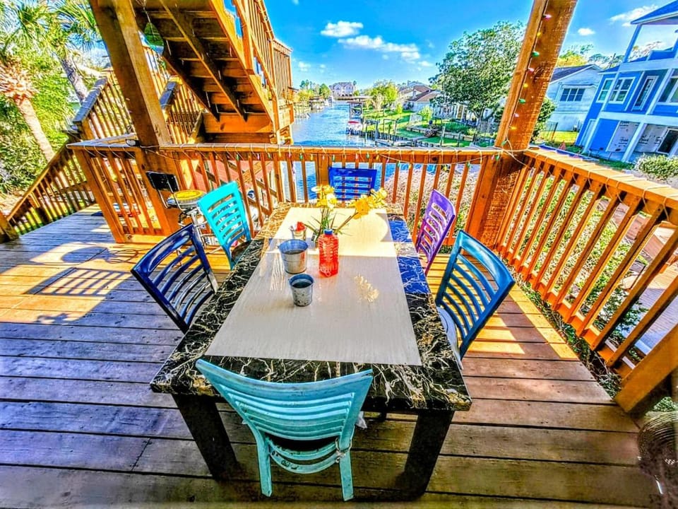 Captain Eric's Fishing Lodge Clear Lake JSC SCH House in Nassau Bay
