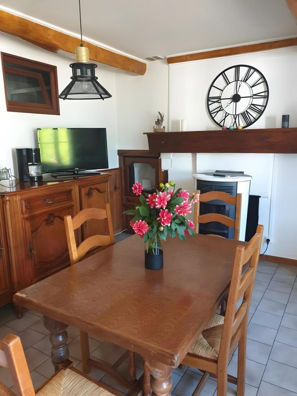 Property building, Living room