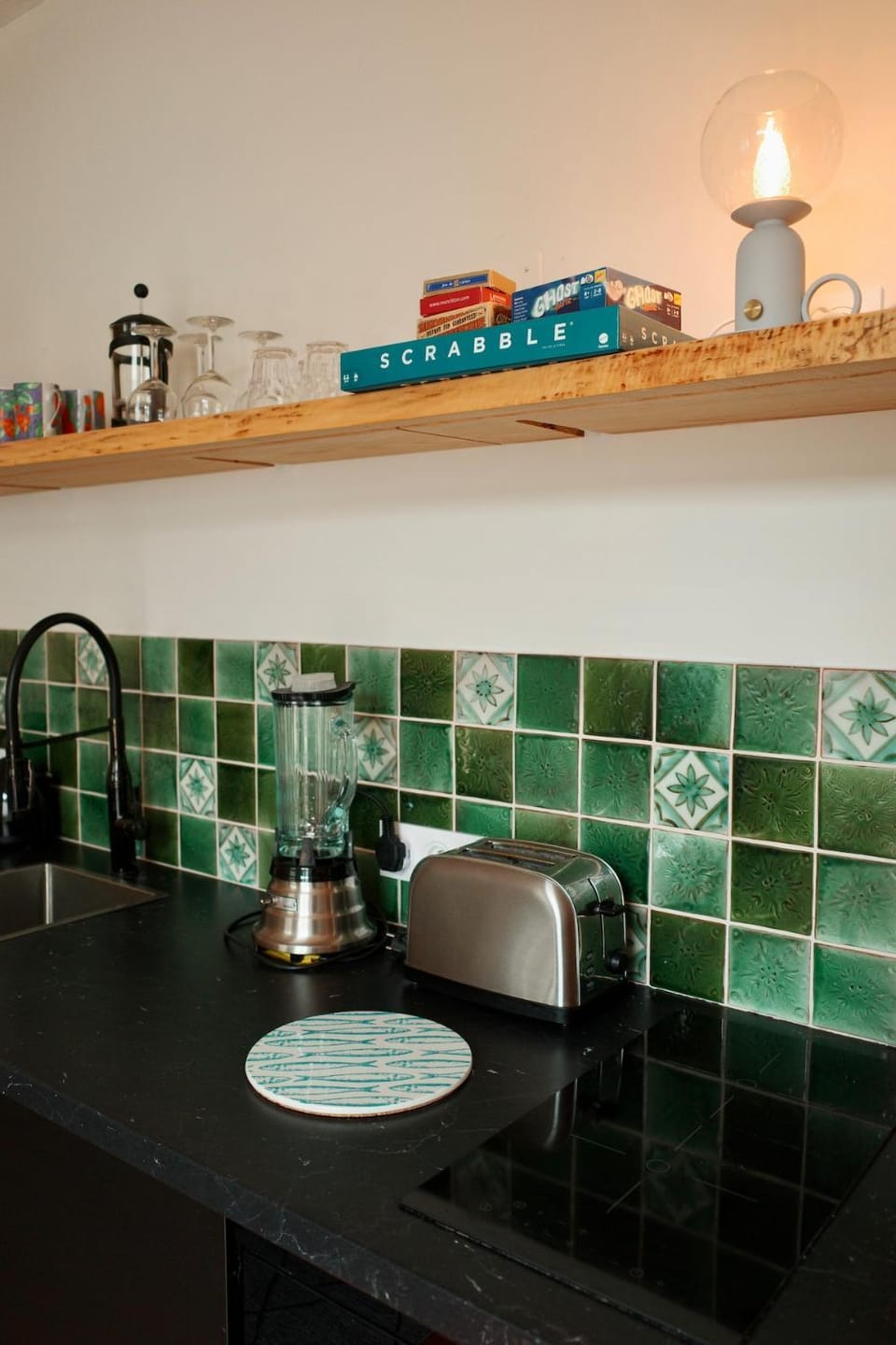Kitchen or kitchenette, toaster, toaster, kitchen, kitchen