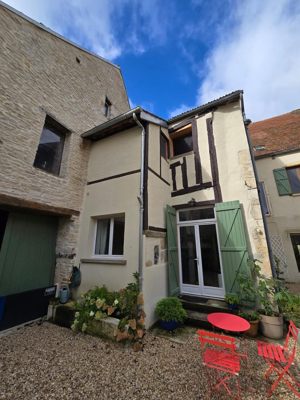 Property building, Patio, Facade/entrance, Garden, Inner courtyard view