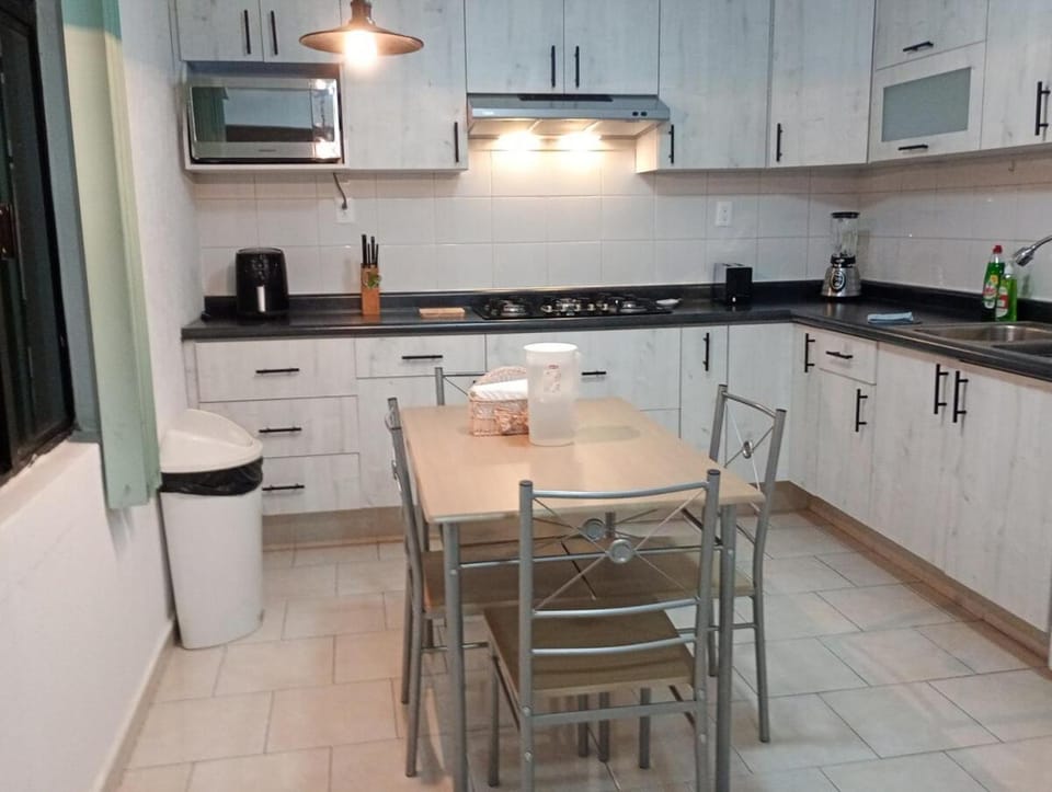 Casa en altos colonia lomas SLP Apartment in San Luis Potosi
