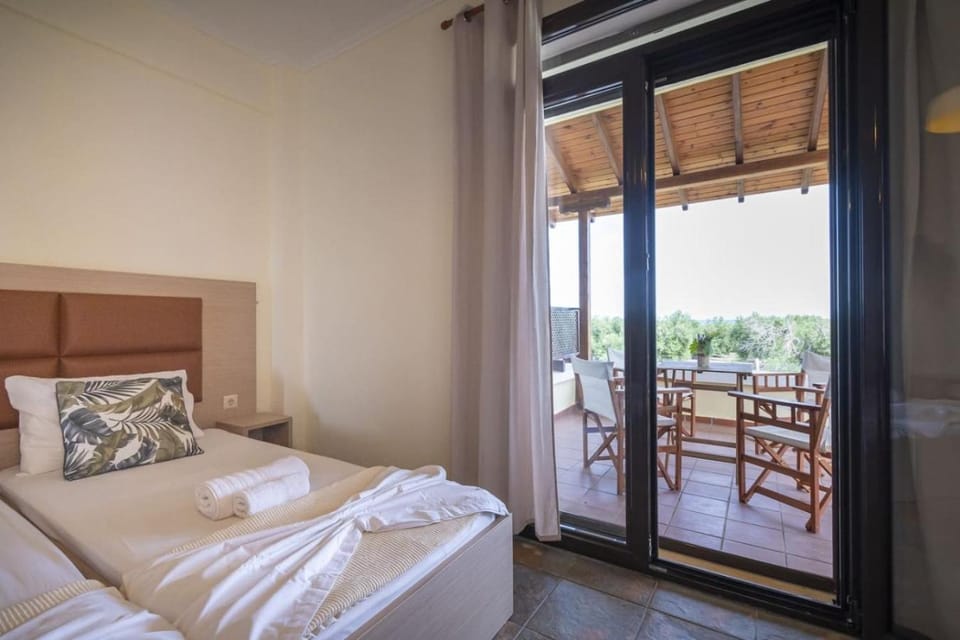 View (from property/room), Balcony/Terrace, Bedroom