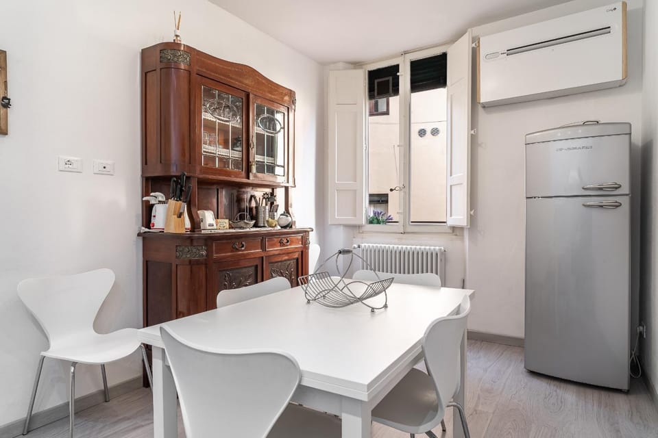 Property building, Kitchen or kitchenette, Living room