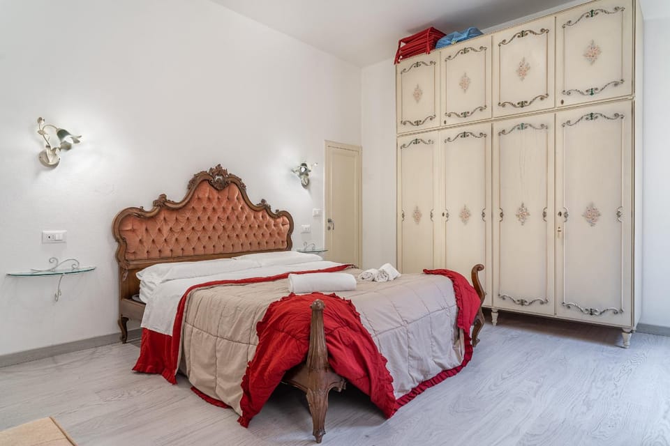 Living room, Bedroom