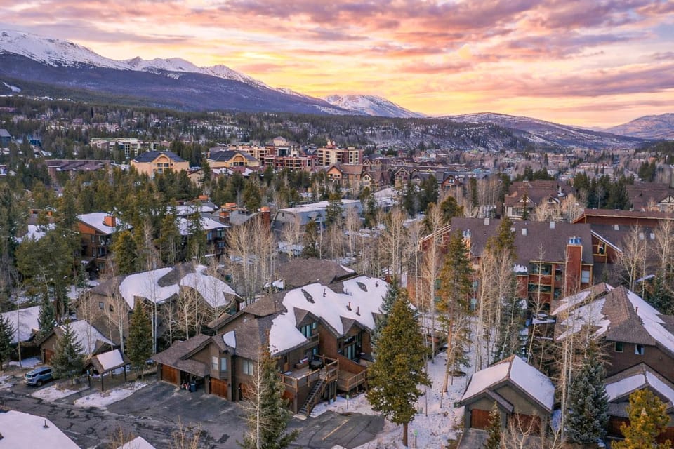 VP104 - Village Point Buffalo Townhome House in Breckenridge