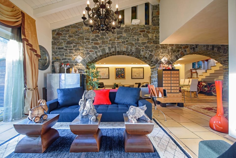 Lounge or bar