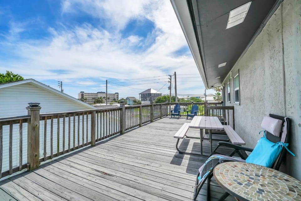 Coconut Breeze House in Sunnyside