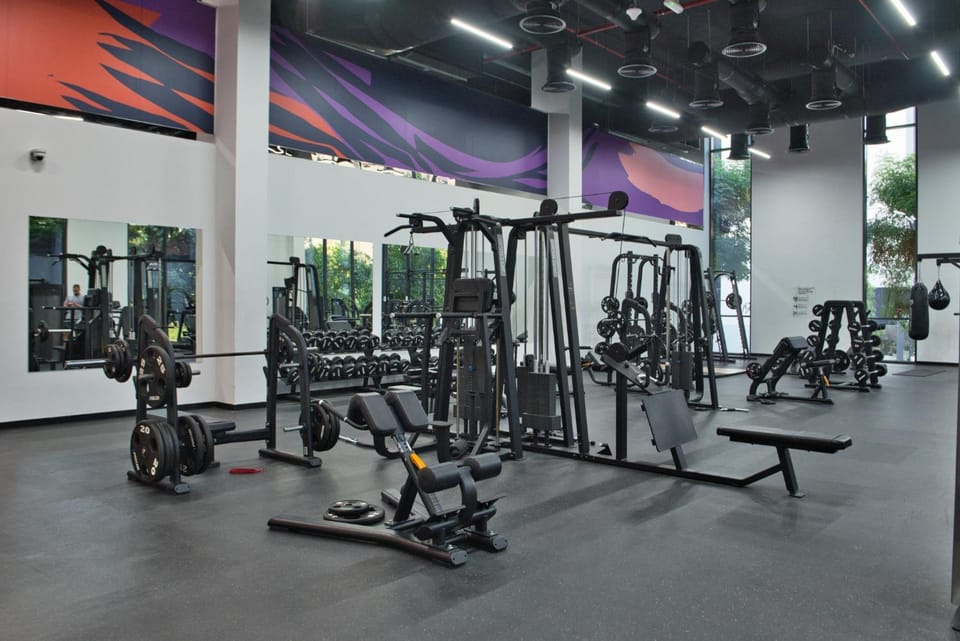 Marble Studio Aljada l Pool & Gym l Cozy Community Apartment in Al Sharjah