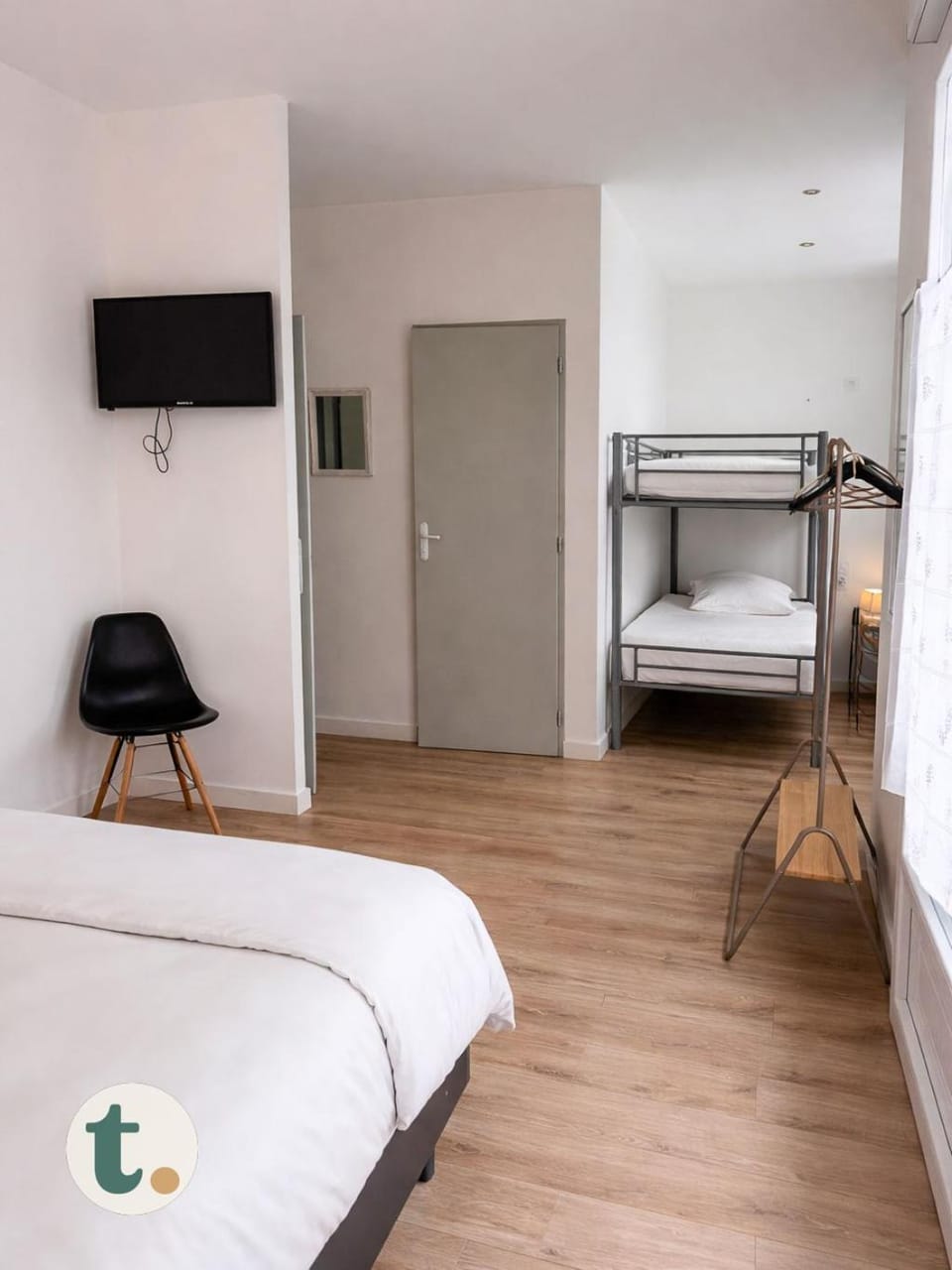 Bed, Photo of the whole room, Bedroom, bunk bed