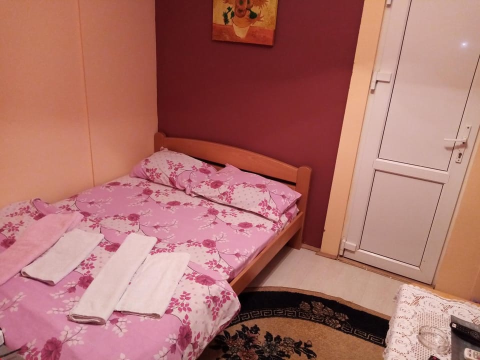 Guest house Mirijevski Konak Bed and Breakfast in Belgrade