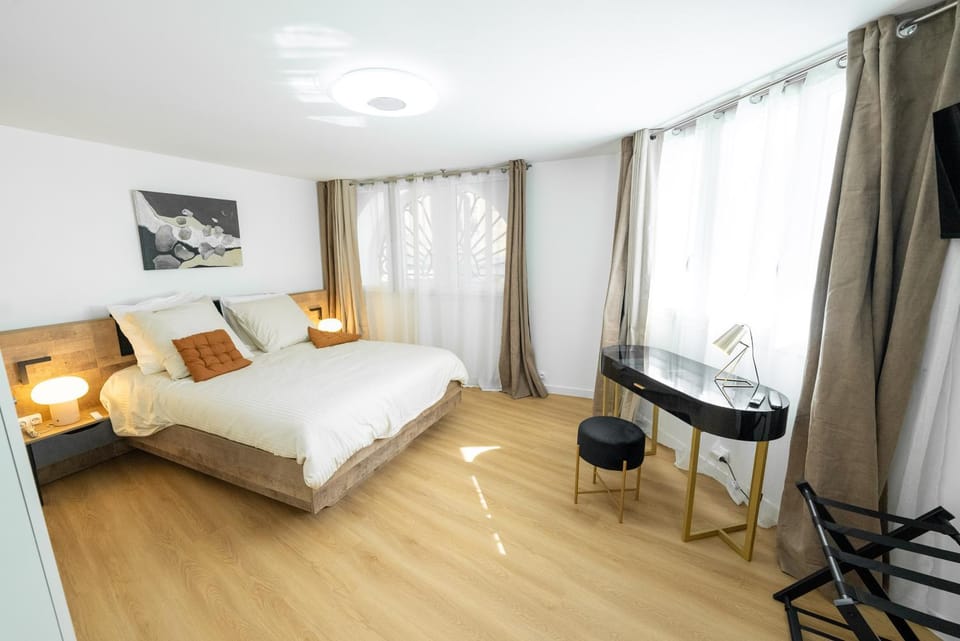 Bed, Bedroom