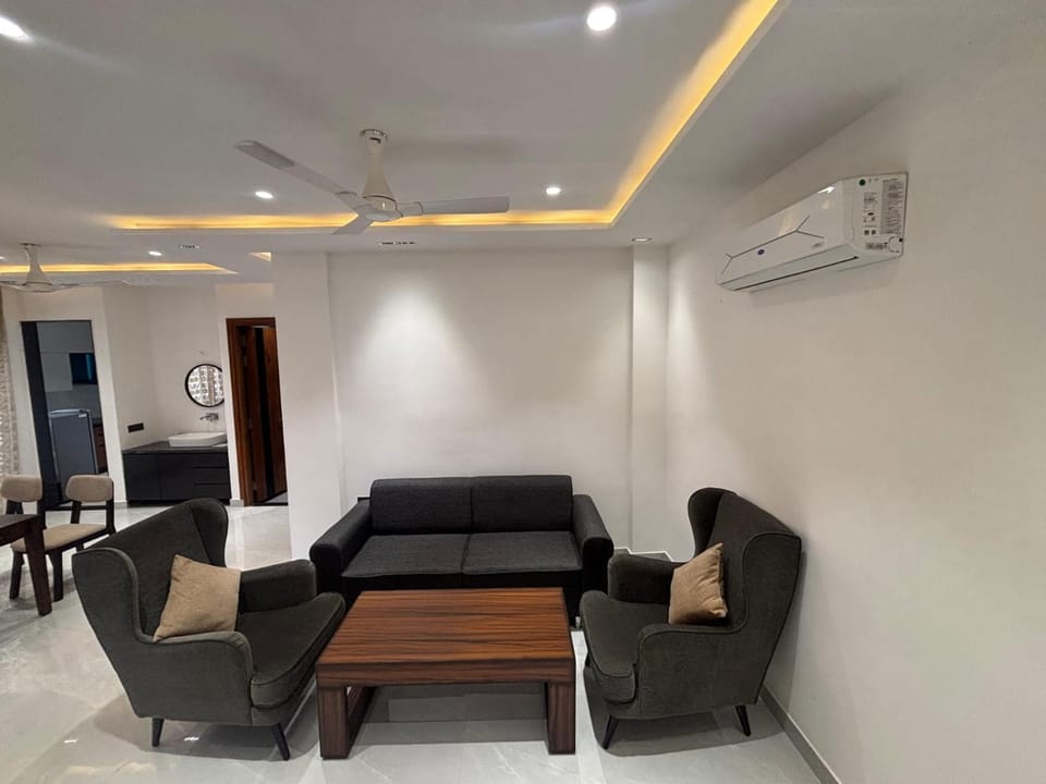 Malti's nest spacious 2bhk by TNT VENTURES Vacation rental in Rishikesh