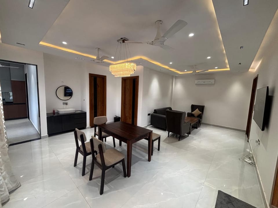 Malti's nest spacious 2bhk by TNT VENTURES Vacation rental in Rishikesh