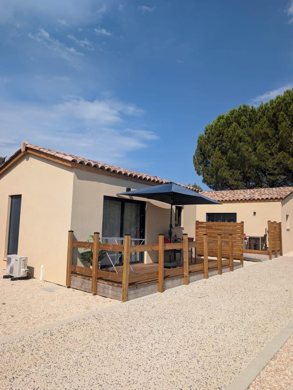 Chic and Chill Guest House, gite Bali House in Vallon-Pont-d'Arc