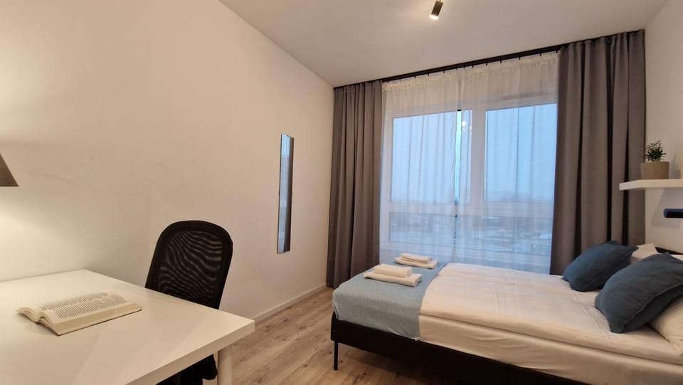 Bed, Photo of the whole room, Bedroom, towels