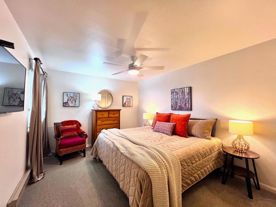 Bed, Bedroom