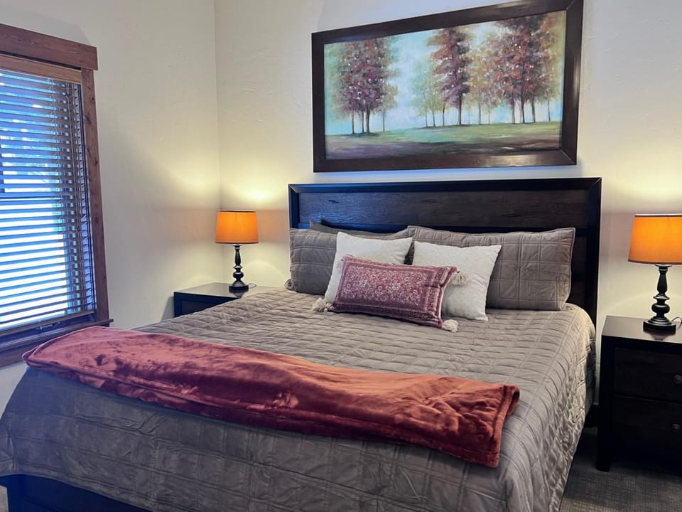 Bed, Bedroom