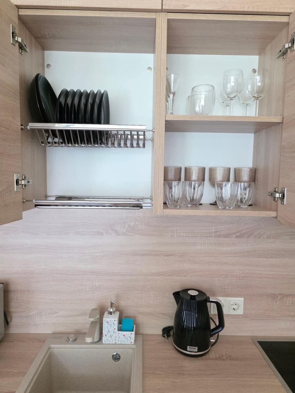 Coffee/tea facilities, Kitchen or kitchenette