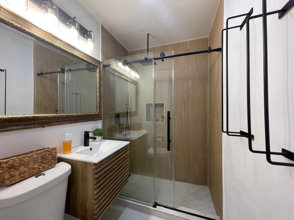Shower, Bathroom, towels
