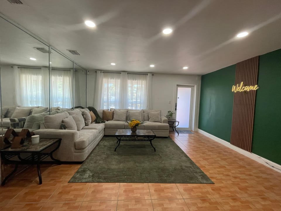 Living room, Internal: Not applicable to any particular room