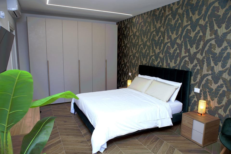 Bed, Night, Photo of the whole room, Bedroom, wardrobe